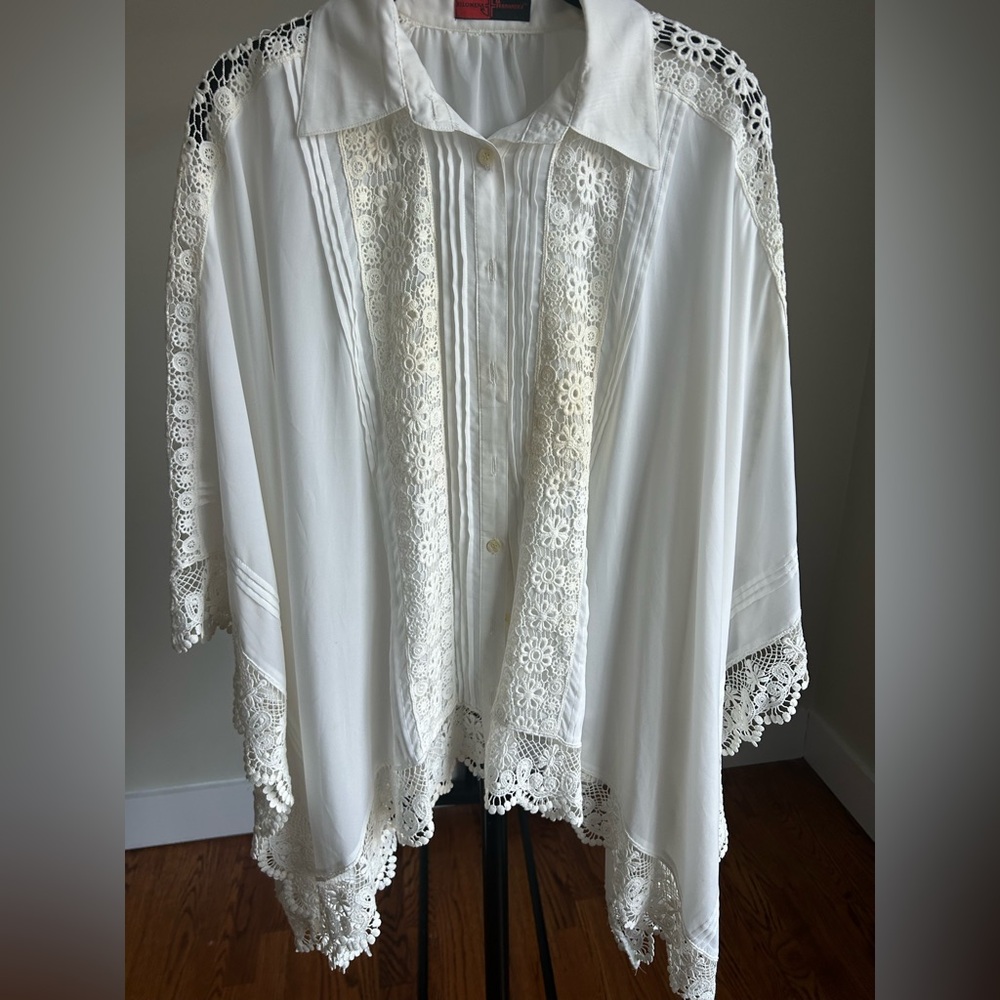 Elegant White Lace Trim Blouse